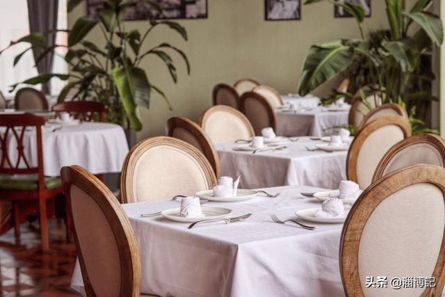临淄新开的这家西餐厅里藏满5星美食，还有浪漫ins风+空中花园