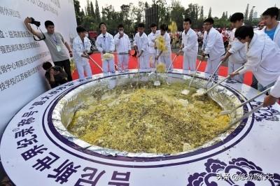 由中国人创造出来的吉尼斯世界纪录，最大份炒饭简直就是浪费粮食