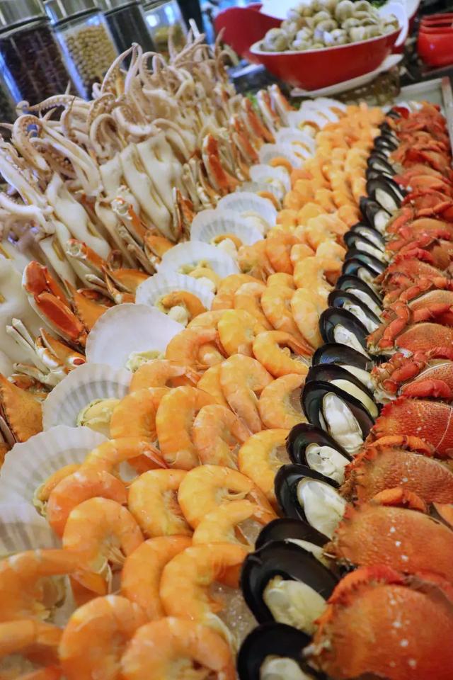 蟹宴第一波！“六月黄+小龙虾”畅吃！国宴烤鸭、生蚝牛排吃到爽